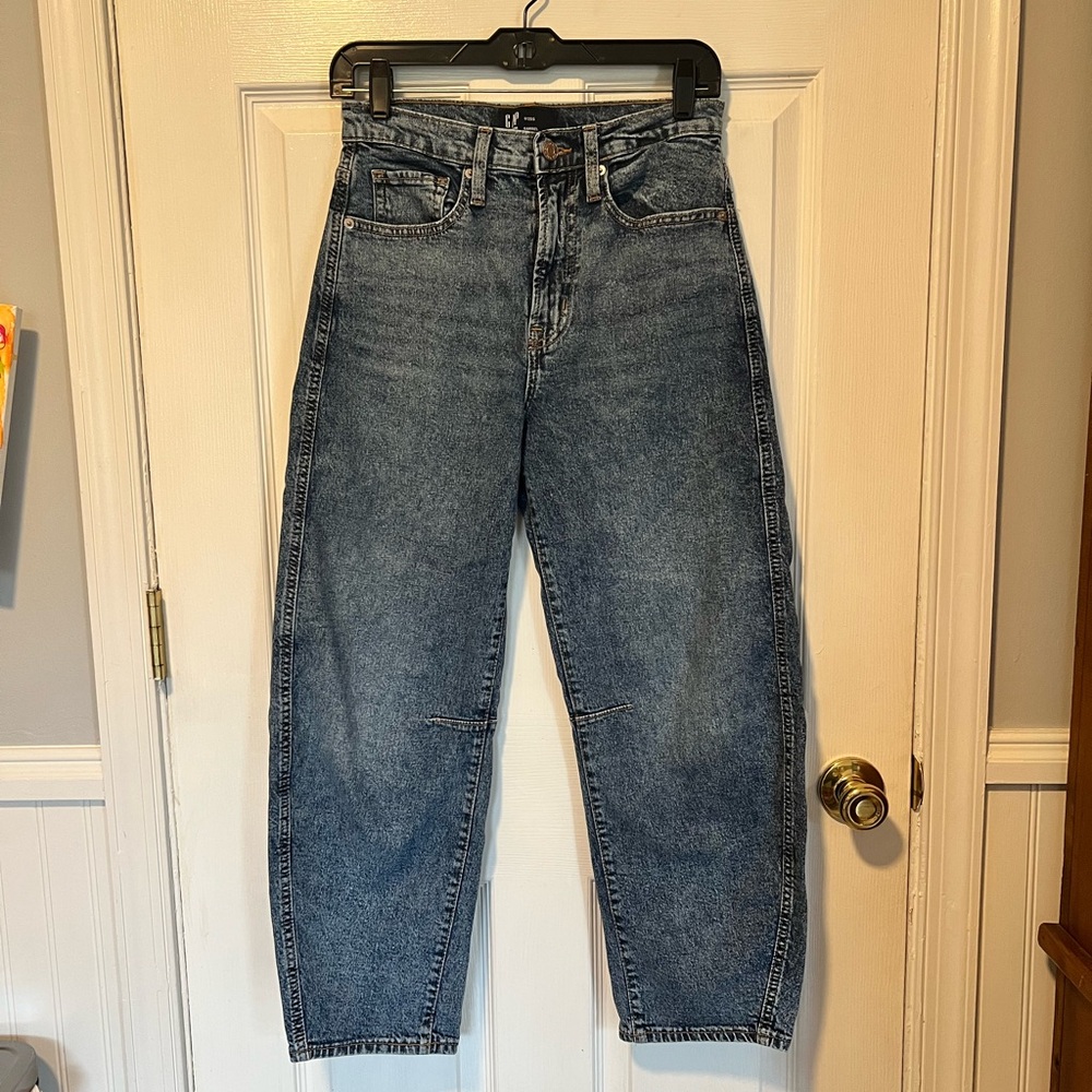 NWOT Gap Barrel Jeans